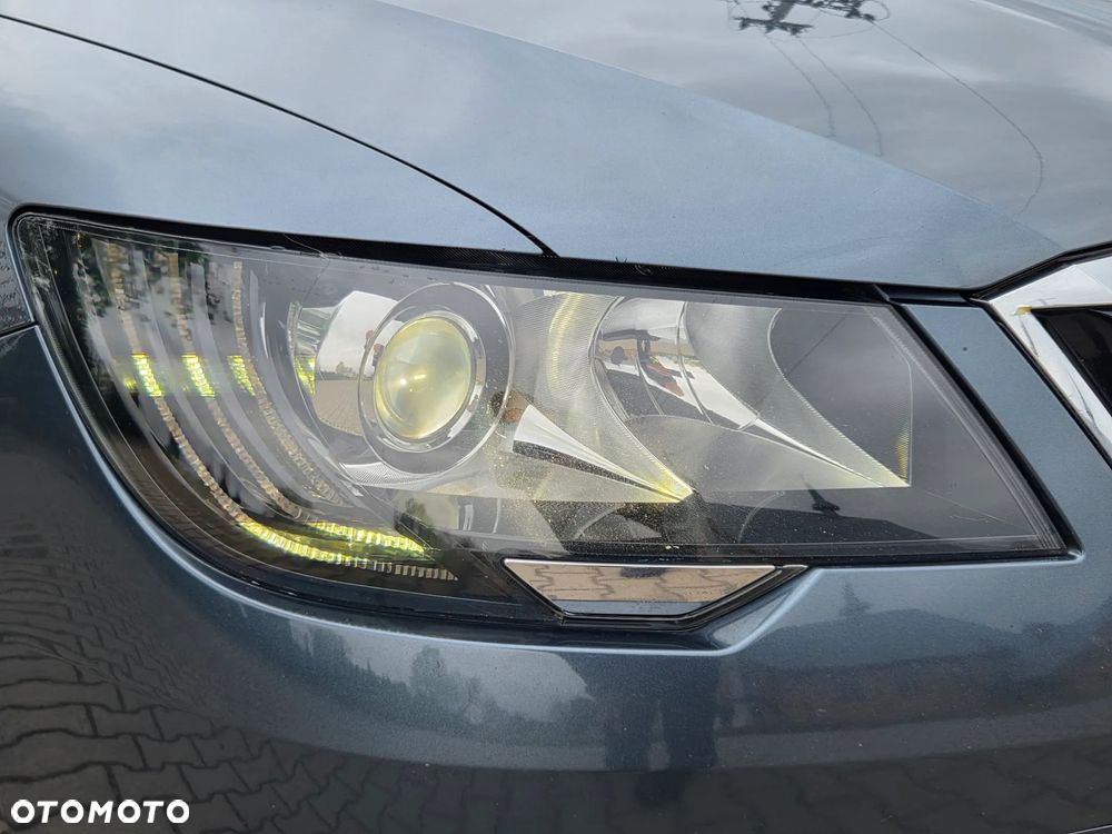 Skoda Superb 2.0 TDI Ambition - 28
