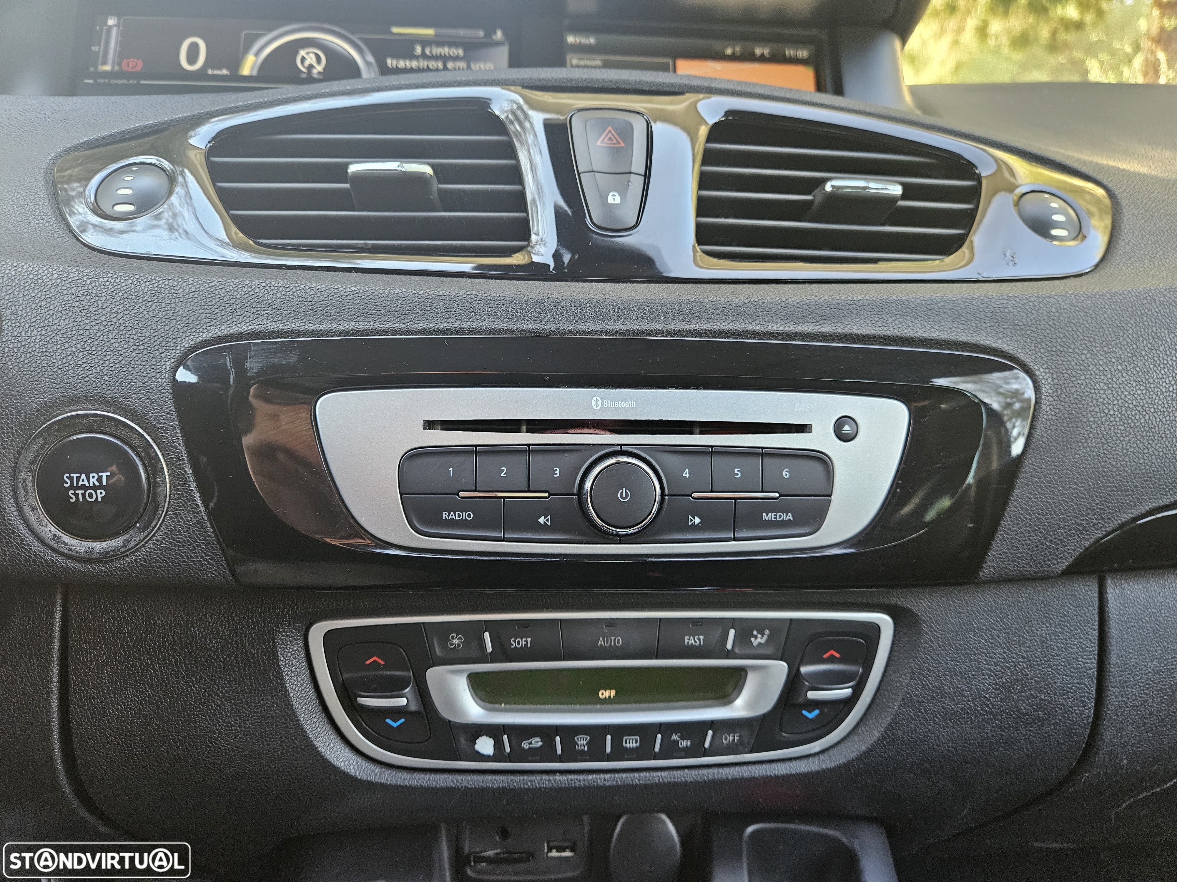 Renault Grand Scénic 1.6 dCi Bose Edition SS - 21