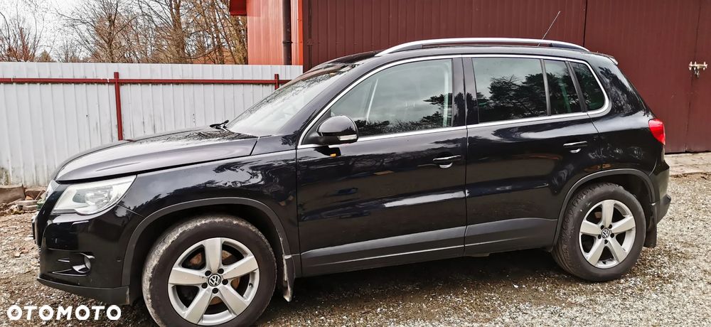 Volkswagen Tiguan - 1