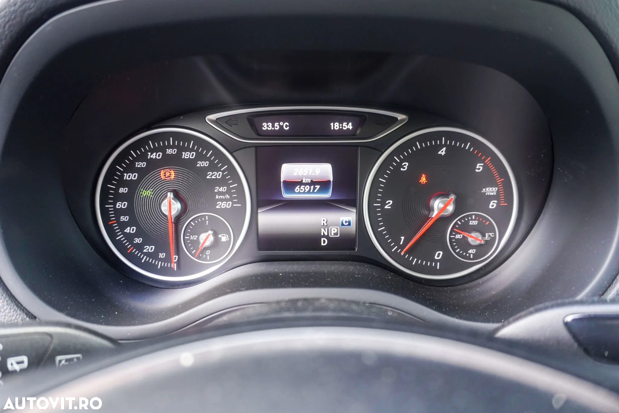 Mercedes-Benz B - 16