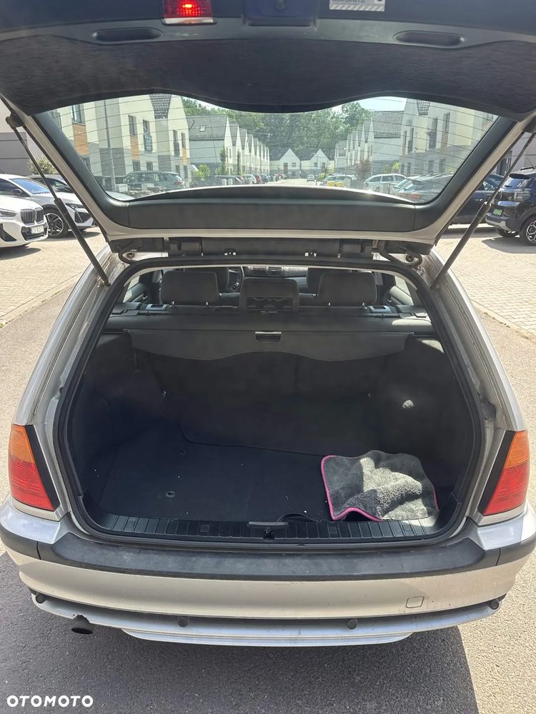 BMW Seria 3 316i - 12