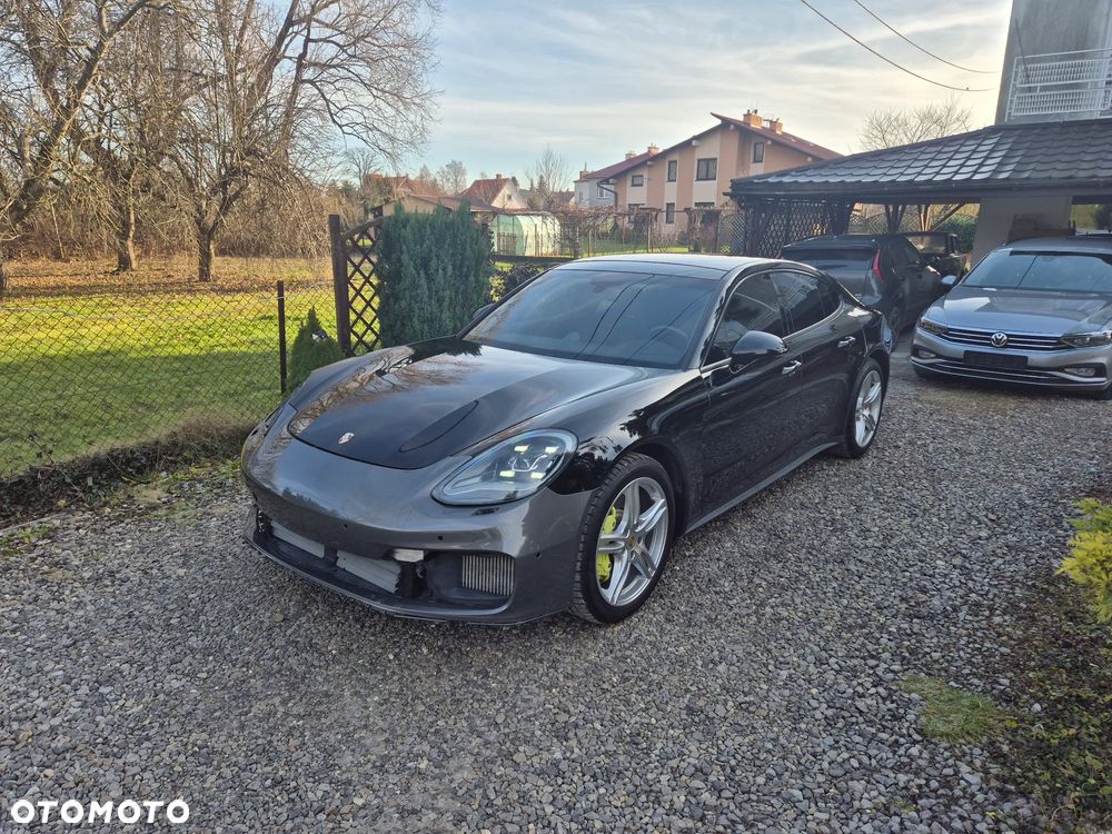 Porsche Panamera 4 E-Hybrid - 14