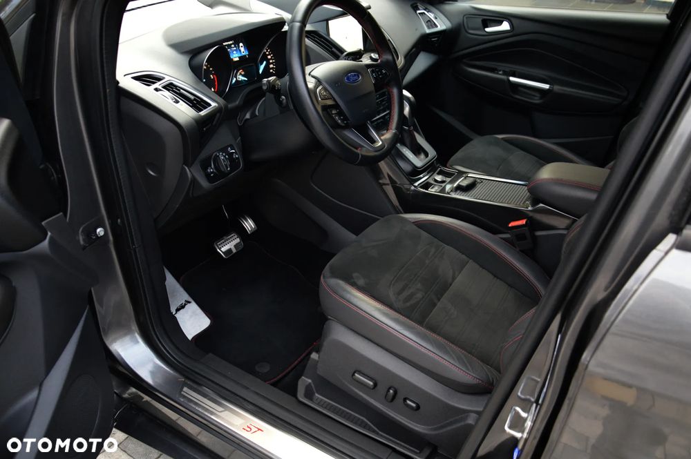 Ford Kuga 2.0 TDCi 4x4 ST-Line - 22