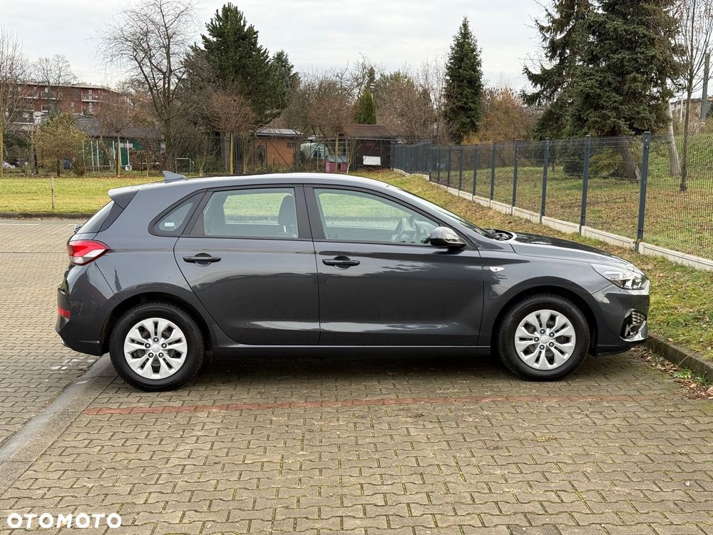 Hyundai i30 1.5 DPI Classic + - 25