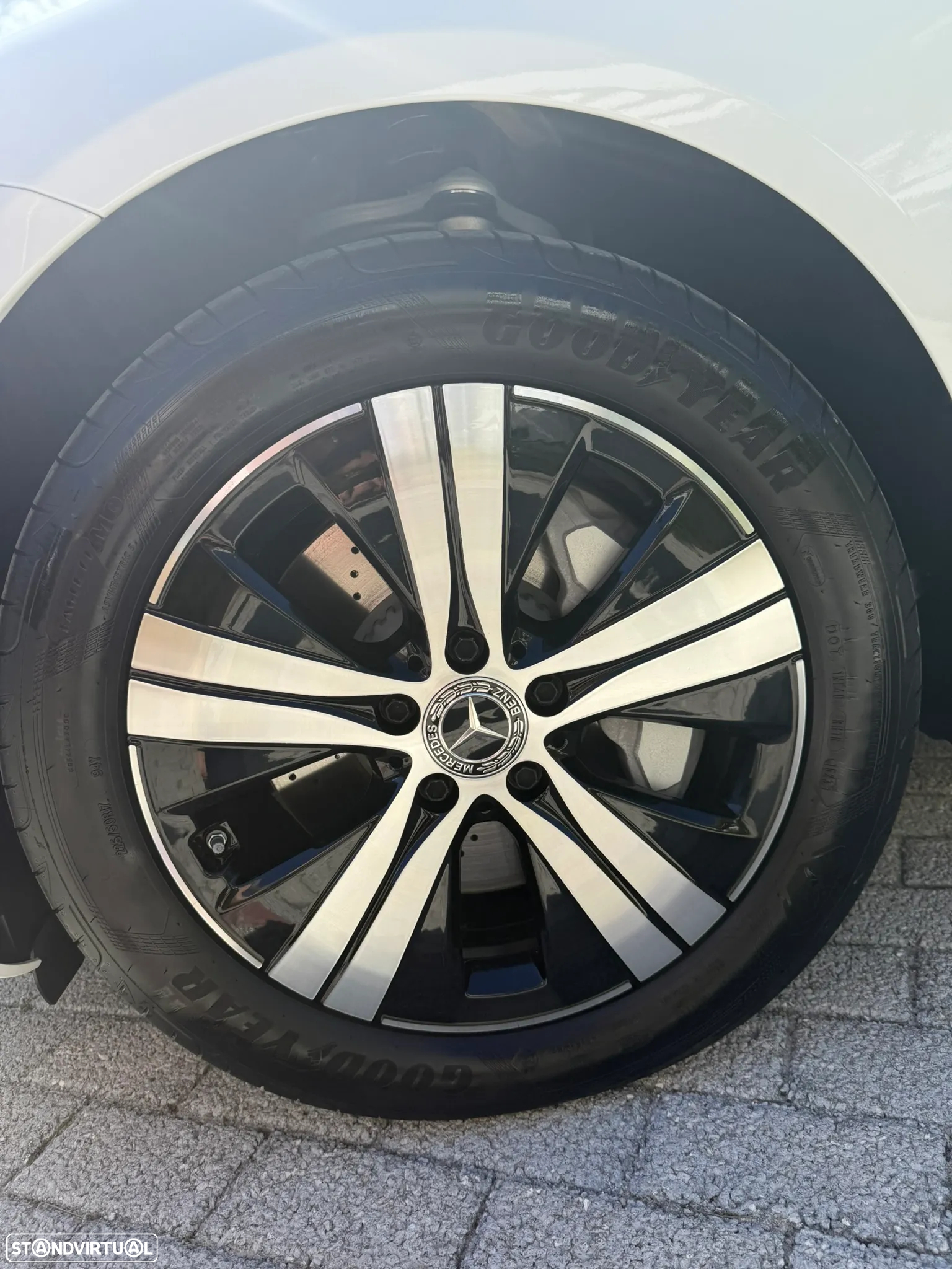 Mercedes-Benz C 300 e Avantgarde - 13