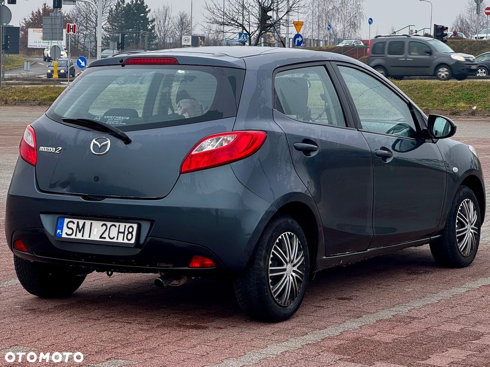 Mazda 2 - 6