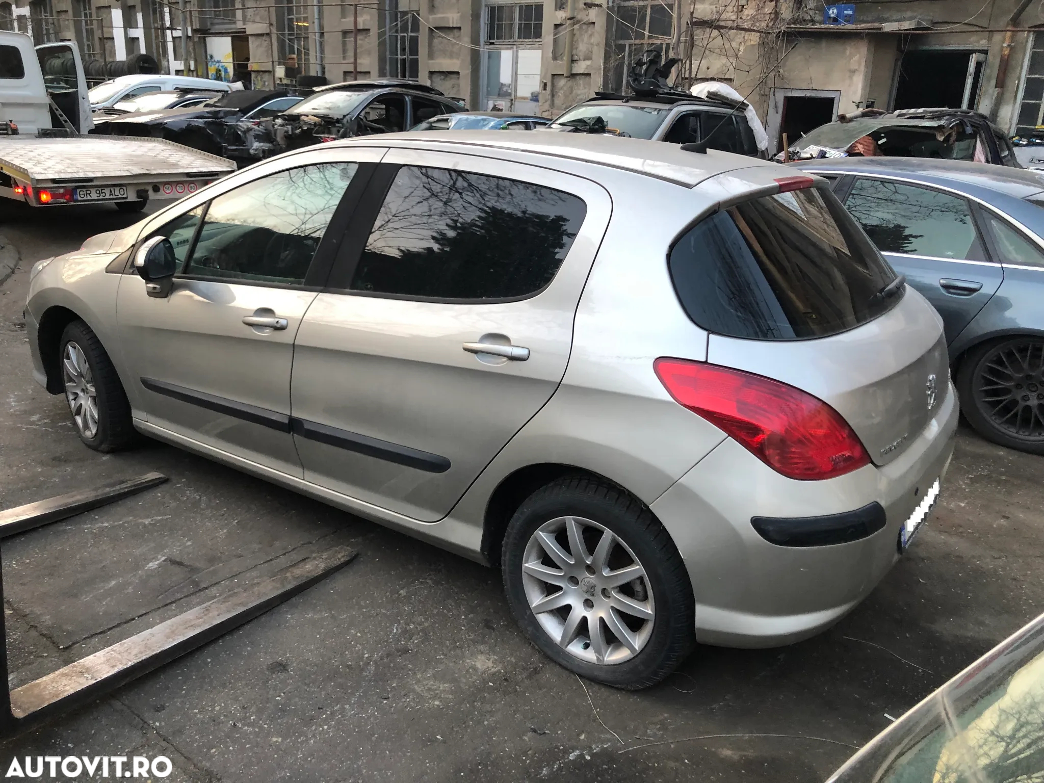 Dezmembrez Peugeot 308 gri argintiu 1.6 HDI cutie automata 2008 - 2
