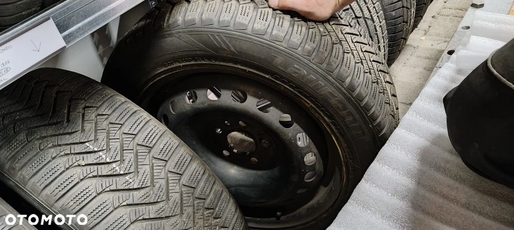 Komplet Kół Zimowych Alfa Romeo Giulietta Laufenn Fit 205/55 R16 - 1