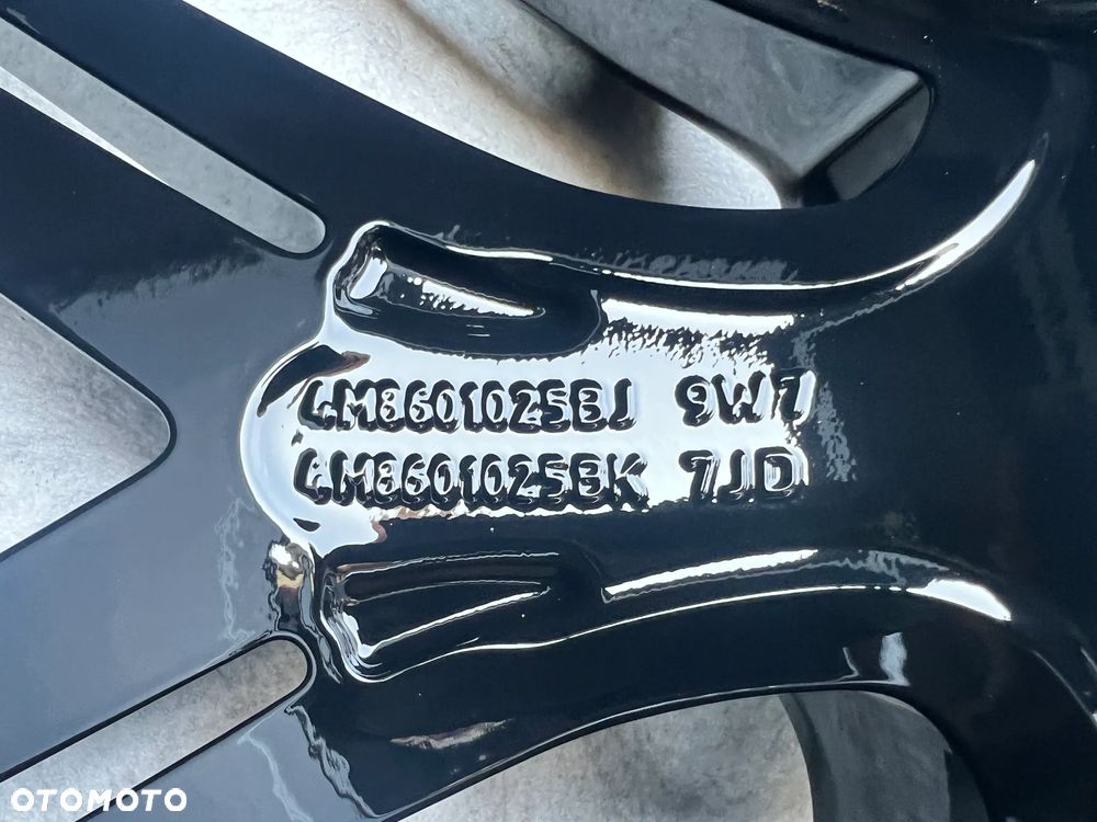 Felgi Audi RSQ8 SQ8 SQ7 Q8 E-Tron BLACK  23'' - 10