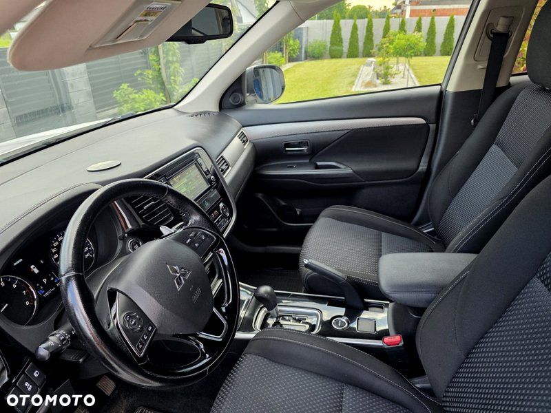 Mitsubishi Outlander 2.0 Intense + Navi 4WD CVT - 20
