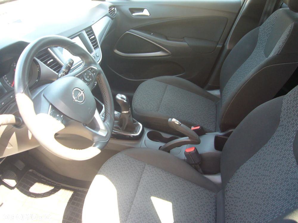 Opel Crossland X 1.2 Design Line - 11