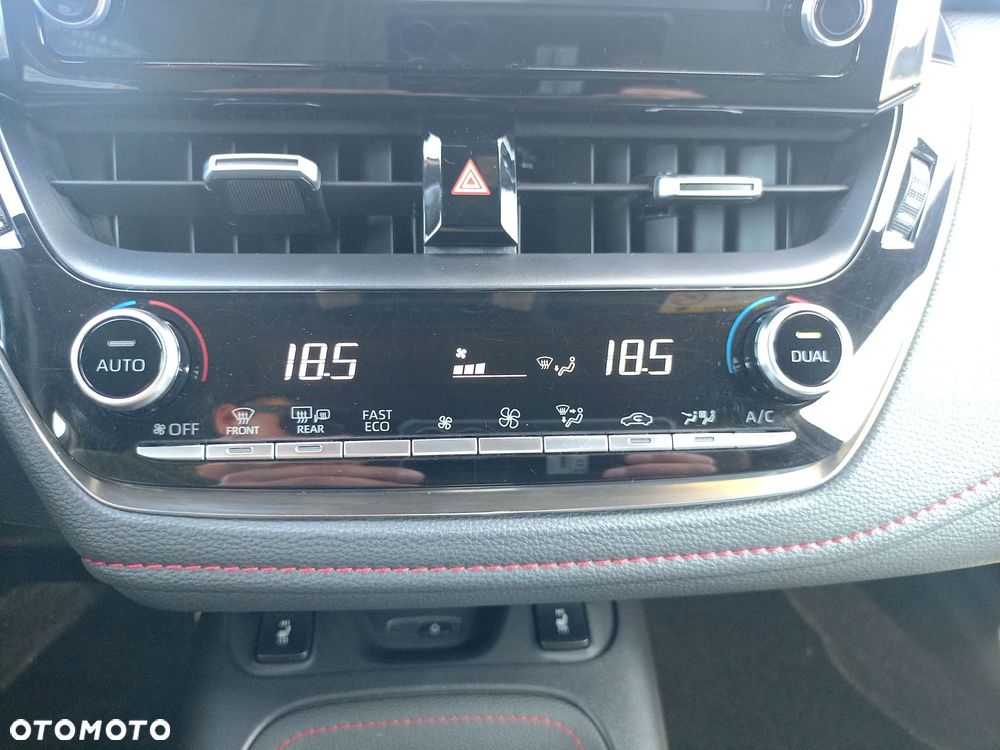 Toyota Corolla 2.0 Hybrid Executive - 14