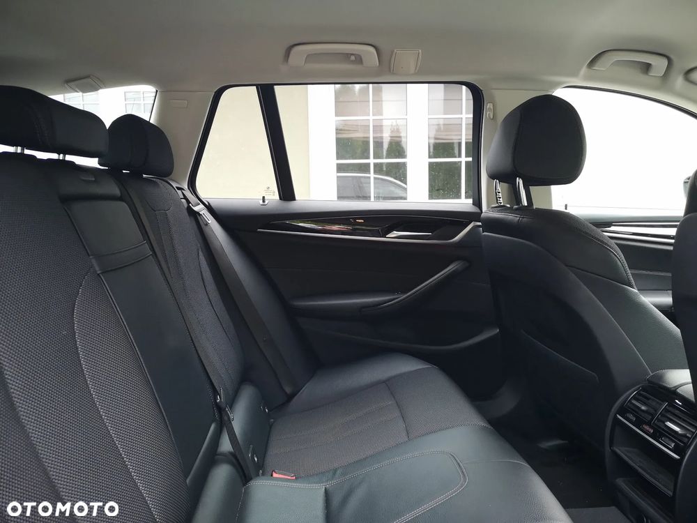 BMW Seria 5 520d xDrive Sport Line sport - 13