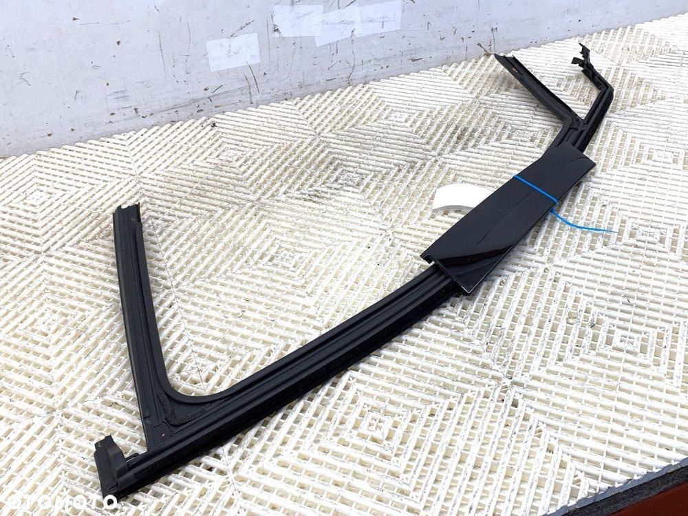 RAMKA DRZWI PRZÓD PRAWA  OPEL GRANDLAND / GRANDLAND X (A18, P1UO) 2017 - 2022 1.2 (75) 96 kW [131 - 2