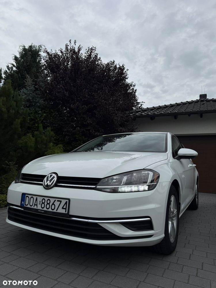 Volkswagen Golf - 6