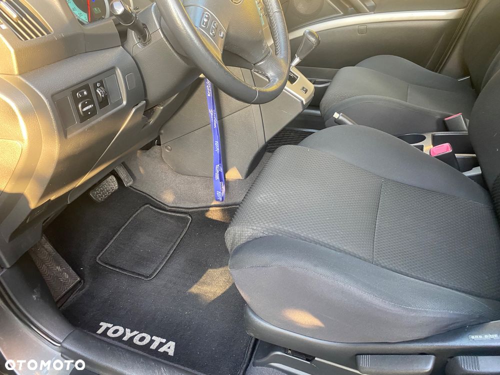 Toyota Corolla Verso - 4