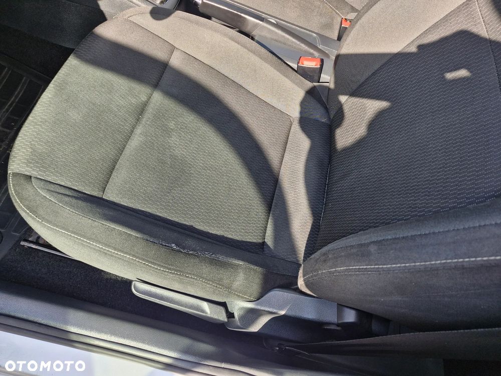 Skoda RAPID 1.6 TDI DPF Active - 8