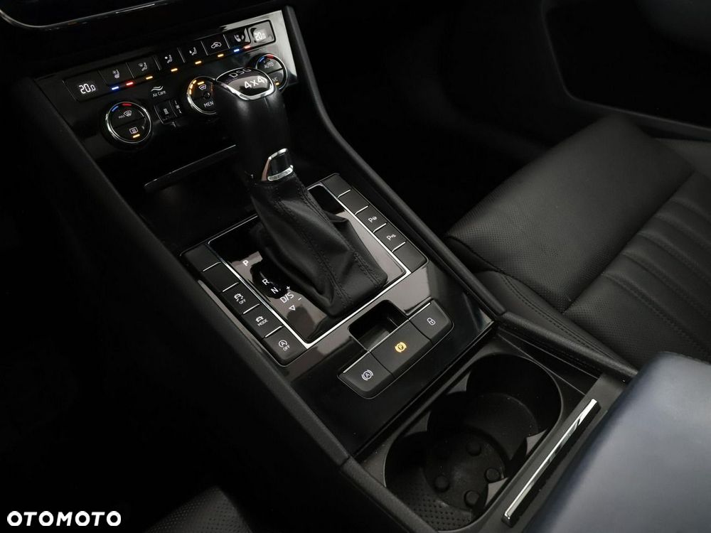 Skoda Superb 2.0 TDI 4x4 DSG Premium Edition - 36