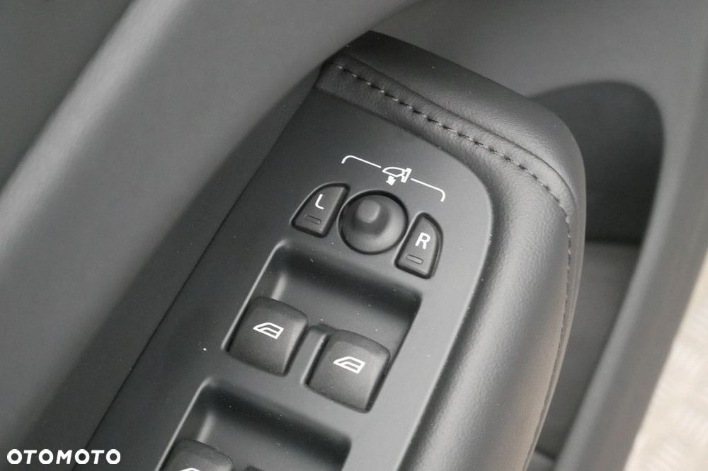 Volvo XC 60 B5 B AWD Plus Bright - 33