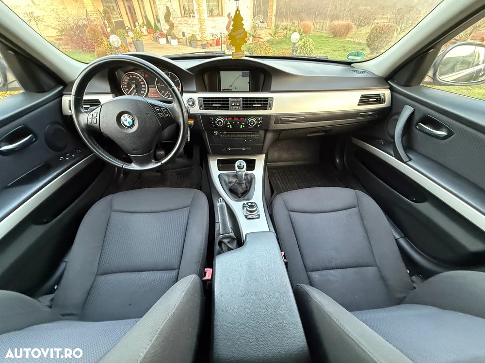 BMW Seria 3 318d DPF Touring Edition Exclusive - 29