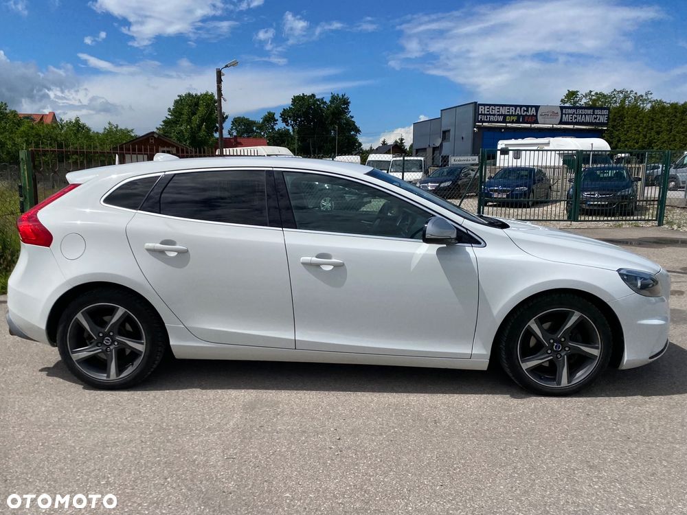 Volvo V40 D2 R Design - 5