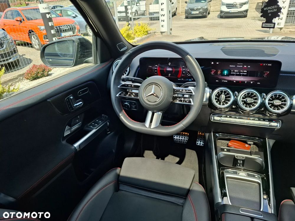 Mercedes-Benz GLB 250 4-Matic AMG Line 8G-DCT - 12