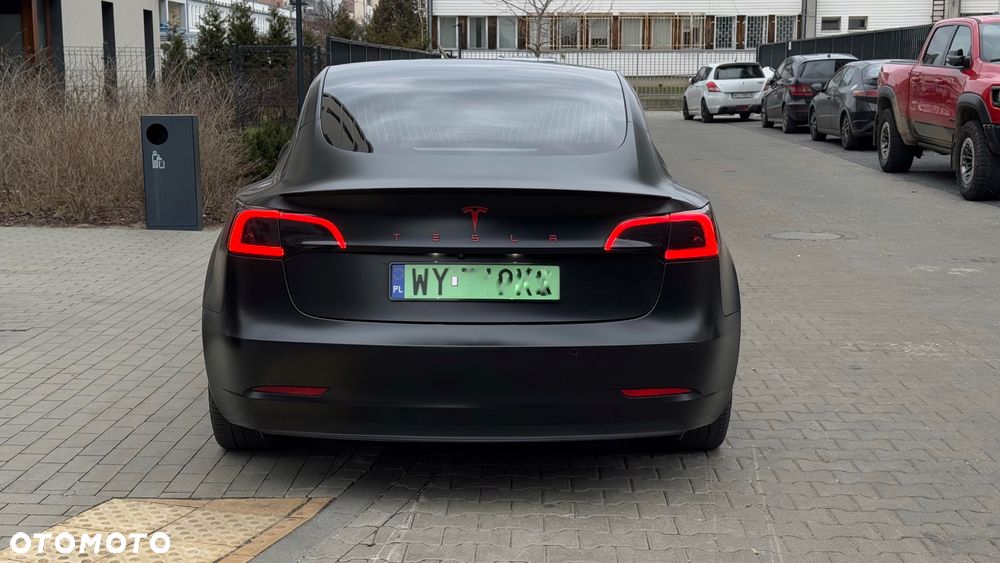 Tesla Model 3 - 5