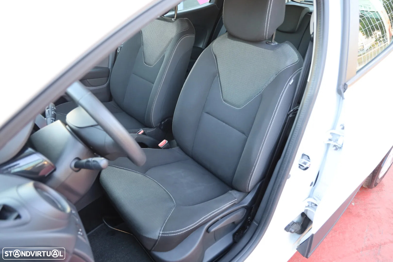 Renault Clio 1.5 dCi Zen - 27