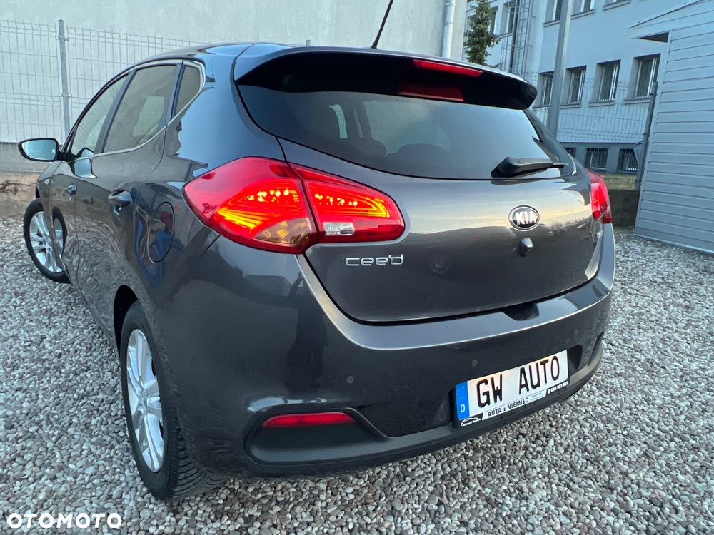 Kia Ceed 1.4 CVVT Dream Team Edition - 10