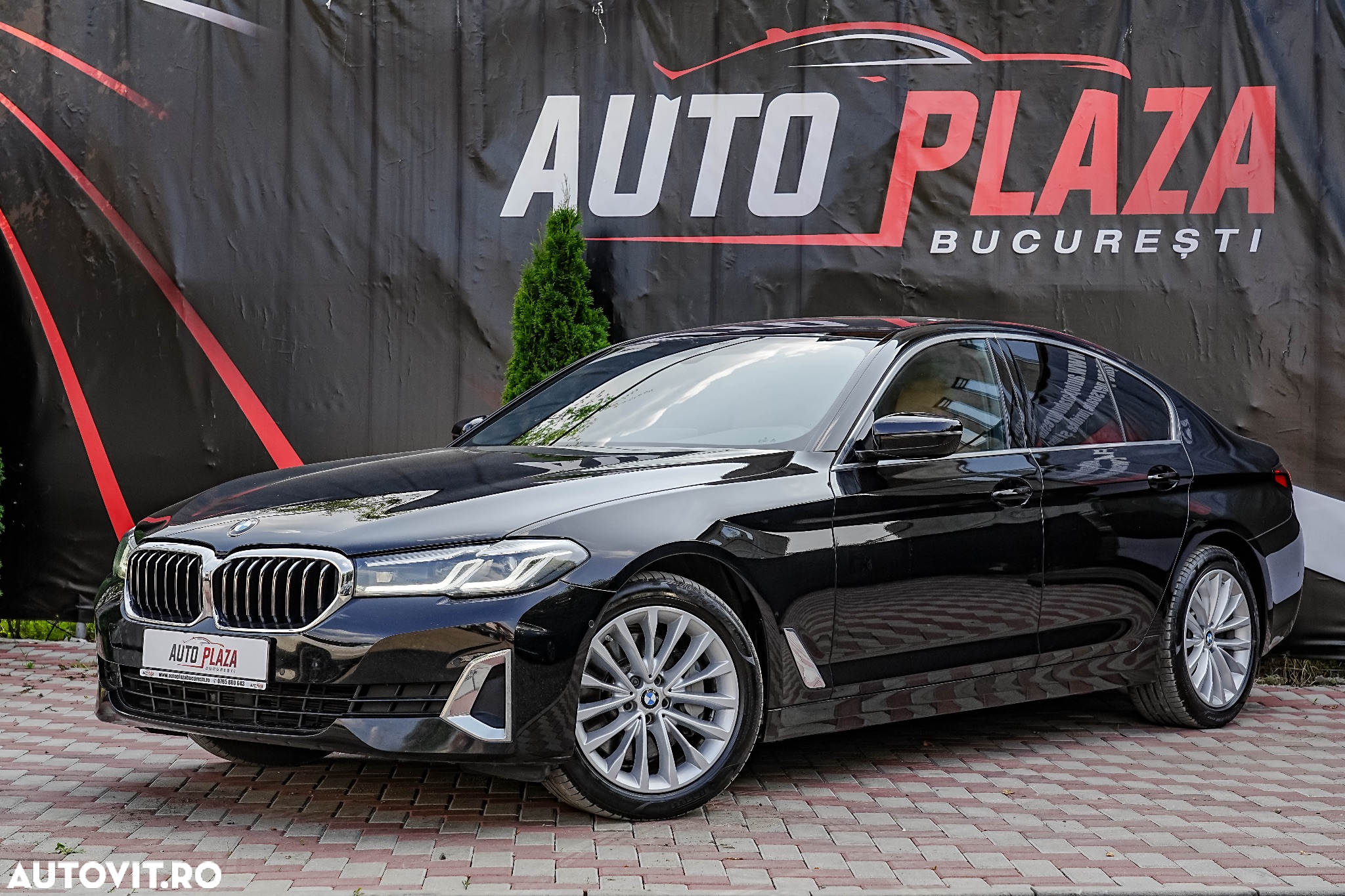 BMW Seria 5 530i xDrive Aut. Luxury Line - 4