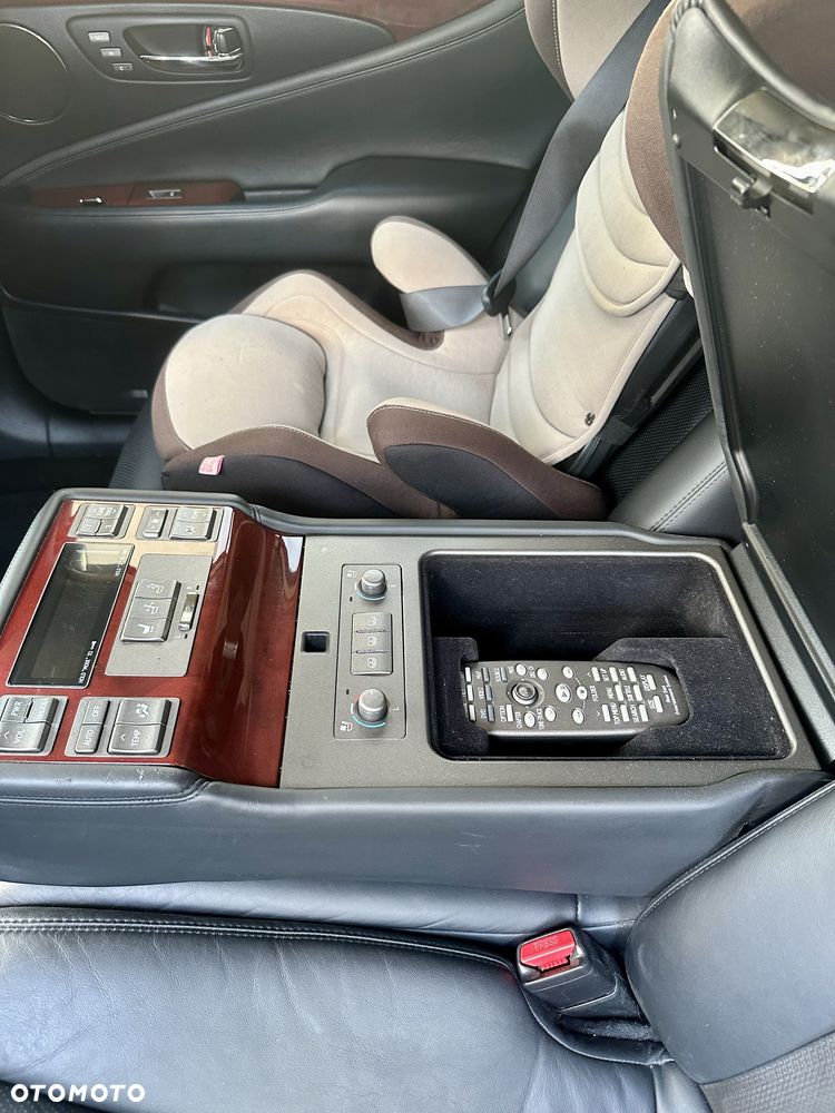 Lexus Inny - 5