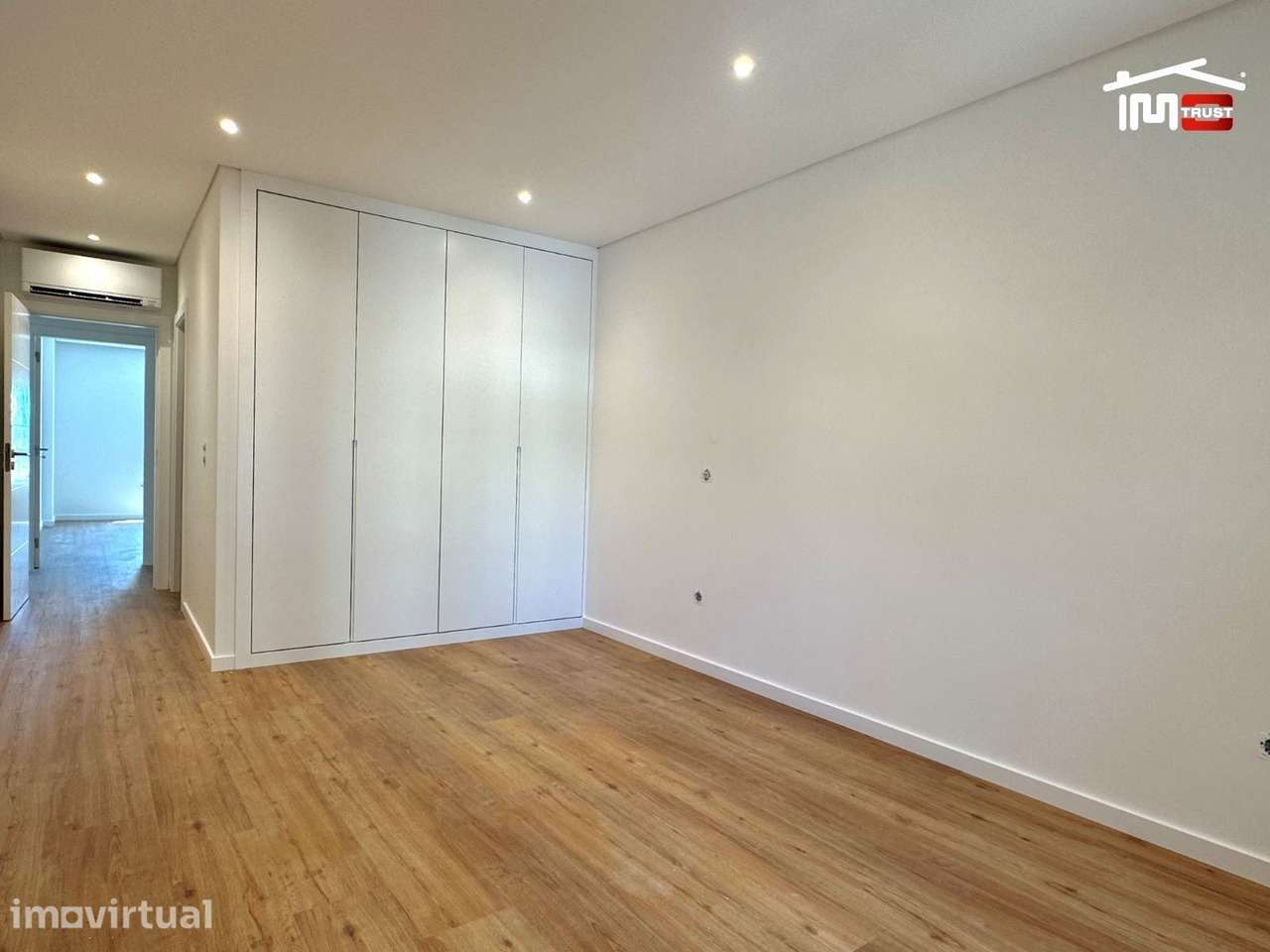 Apartamento T3 com Parqueamento - Grande imagem: 3/27