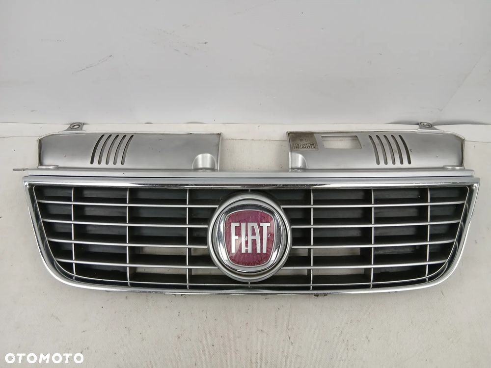 ATRAPA GRILL FIAT IDEA LIFT FL - 1