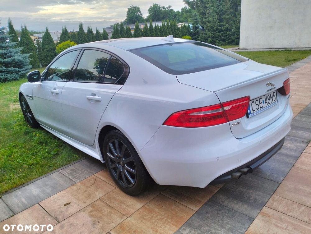 Jaguar XE 2.0 D R-Sport - 6
