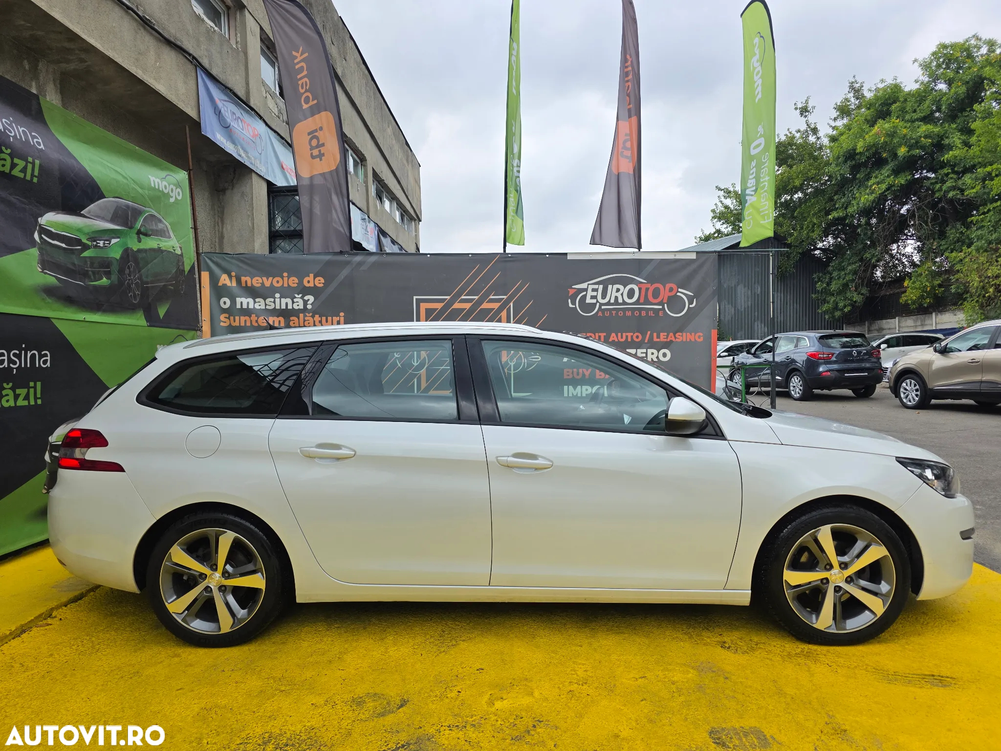 Peugeot 308 1.2 L PureTech Turbo S&S Allure - 5