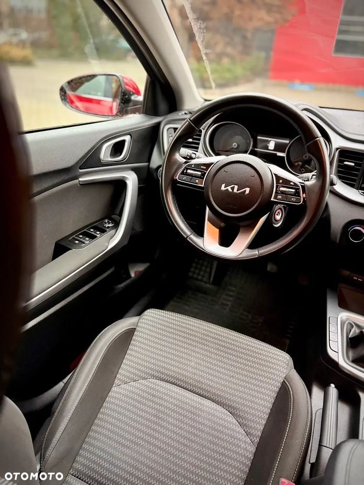 Kia Ceed 1.5 T-GDI M - 11