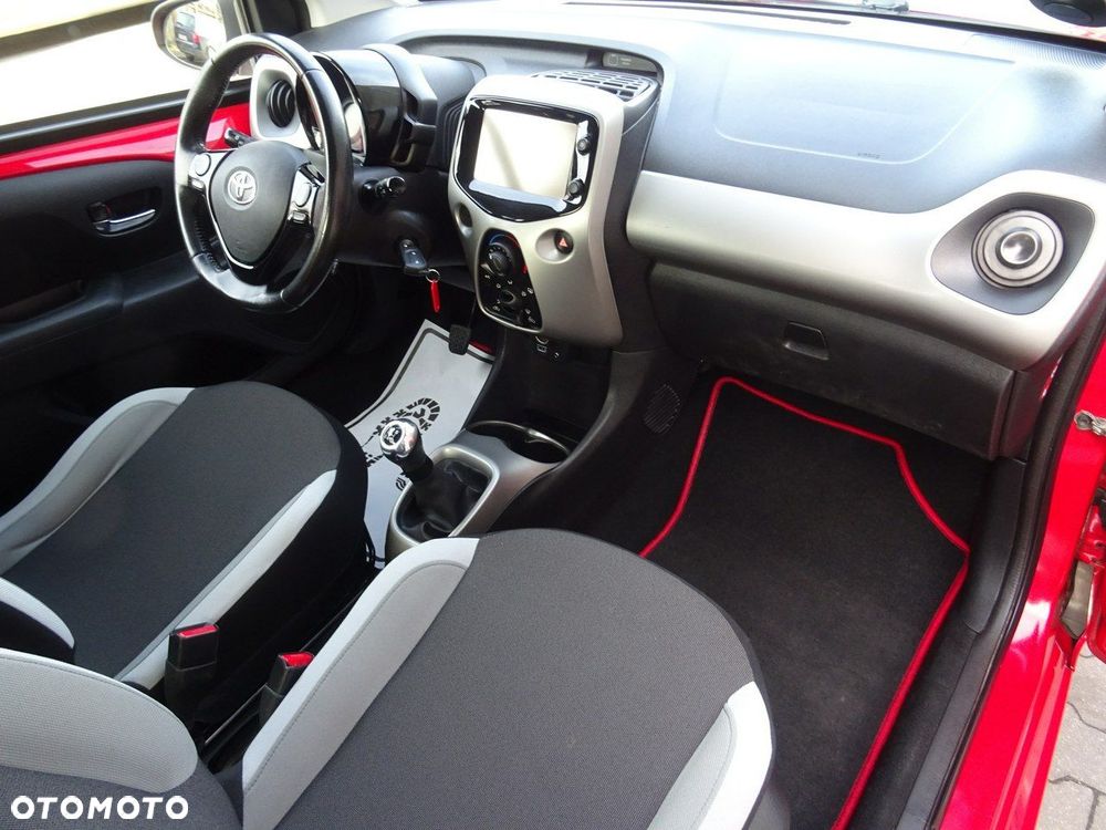 Toyota Aygo x-play Eco - 9