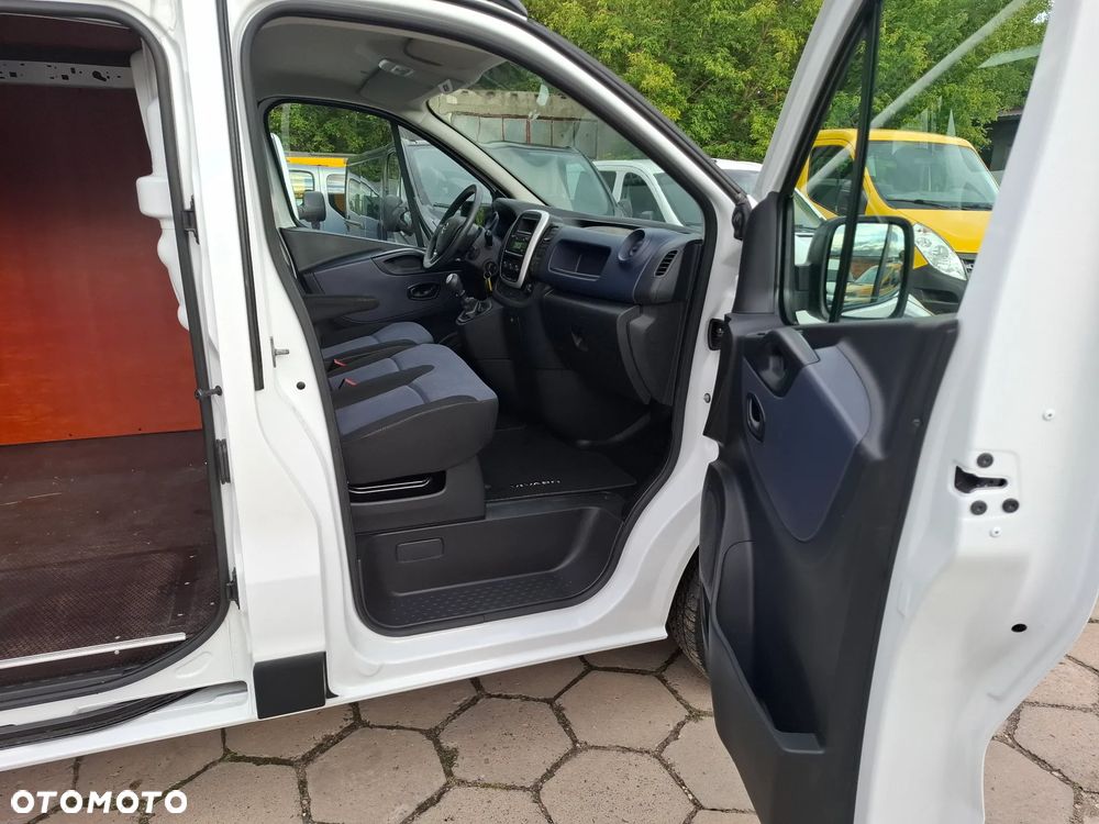 Opel Vivaro 2018 L2H2 MAXI *jedynie 77tys przebiegu* klima 3osobowy - 19
