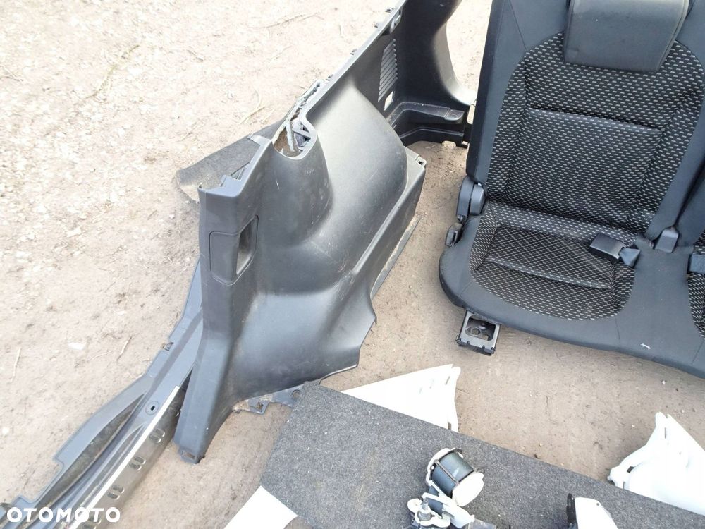 fotele trzeciego rzędu plastiki nissan qashqai j10 +2 06-13 r. - 3