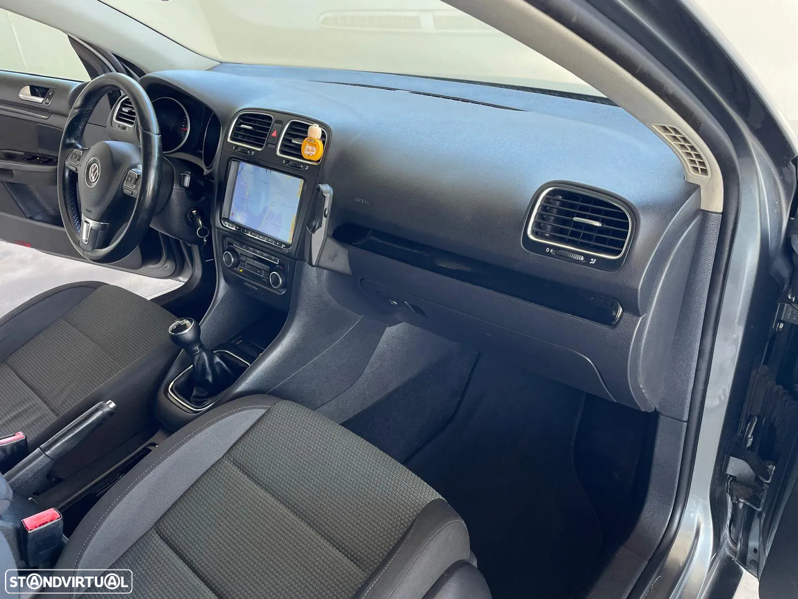VW Golf Variant 1.6 TDi Confortline - 26