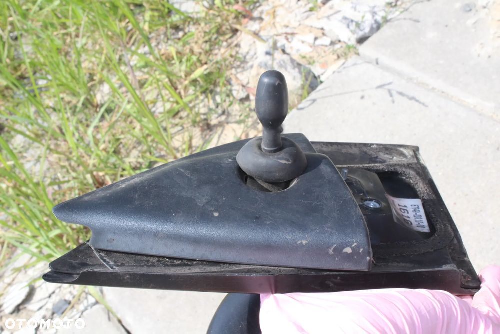 LUSTERKO LEWE YARIS I FRANCJA 3D MANUAL - 4