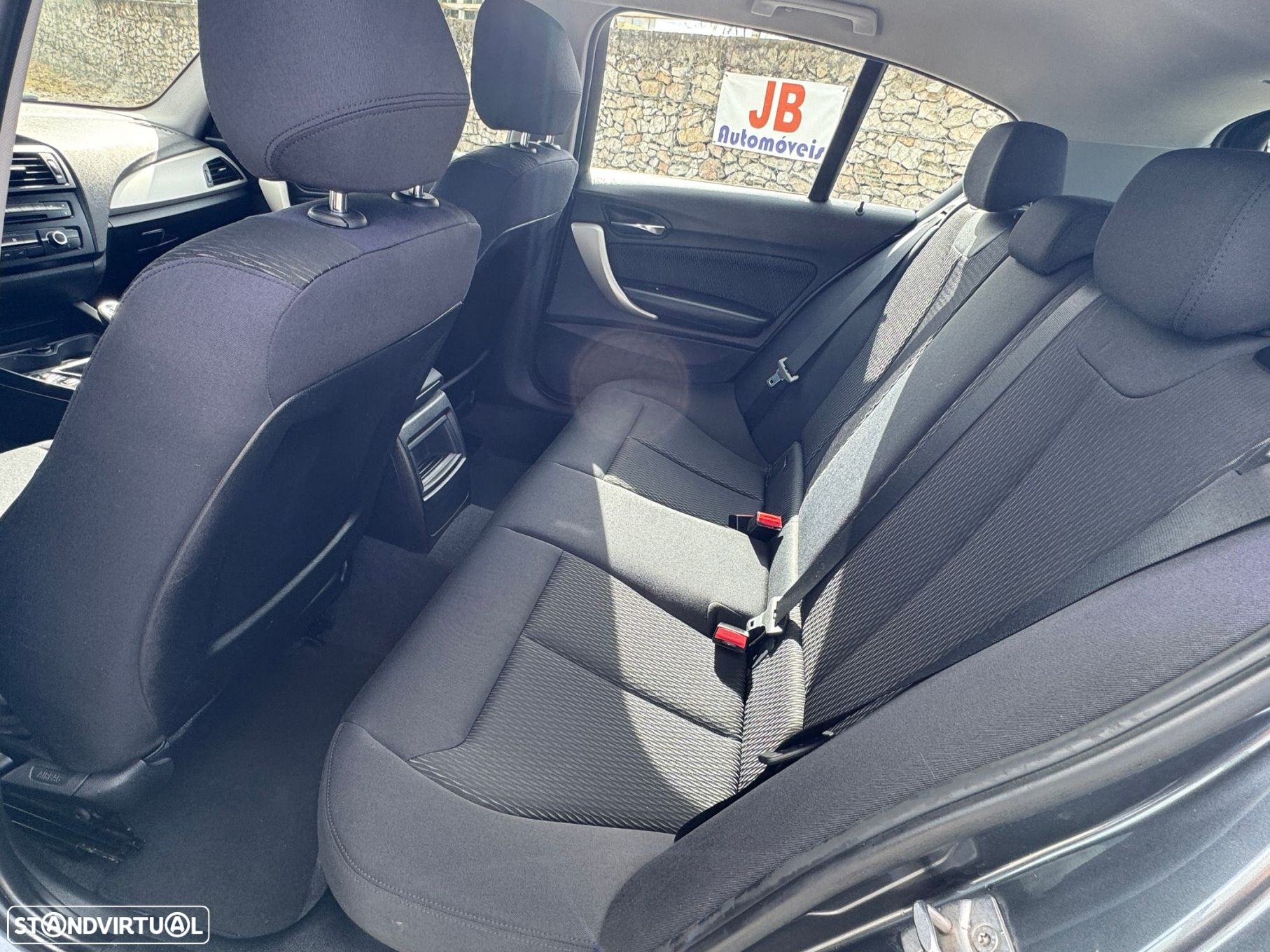 BMW 116 d EfficientDynamics - 12