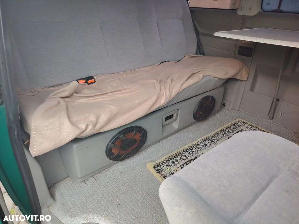 Volkswagen Multivan - 8