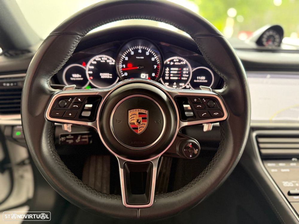 Porsche Panamera 4 S - 23