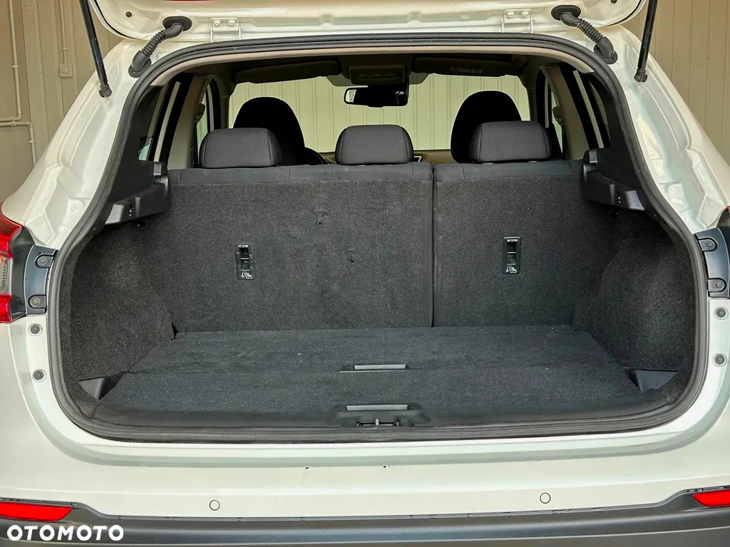 Nissan Qashqai 1.3 DIG-T N-Connecta DCT - 33