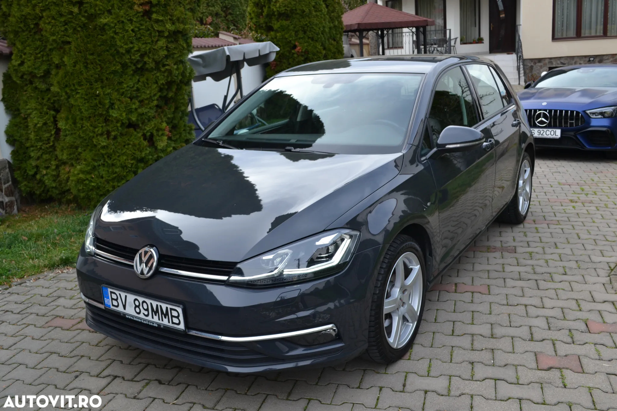Volkswagen Golf - 11