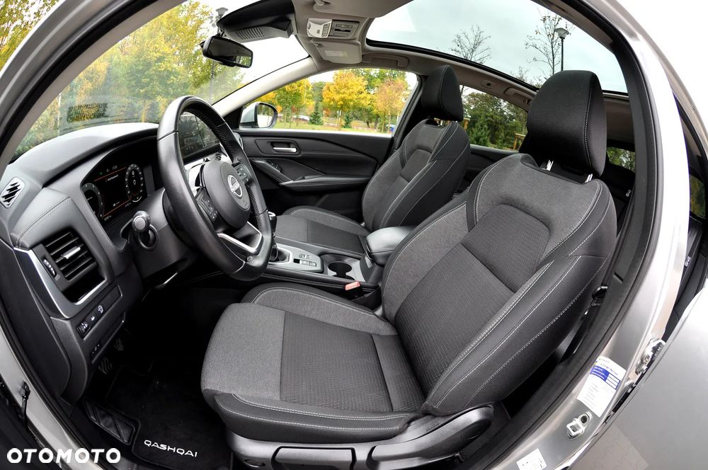 Nissan Qashqai 1.3 DIG-T N-Connecta EU6d - 24