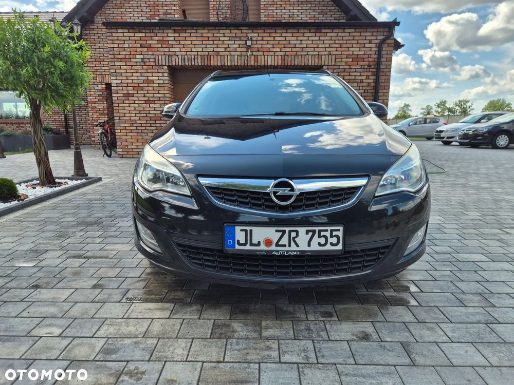 Opel Astra 1.4 Turbo 150 Jahre - 9
