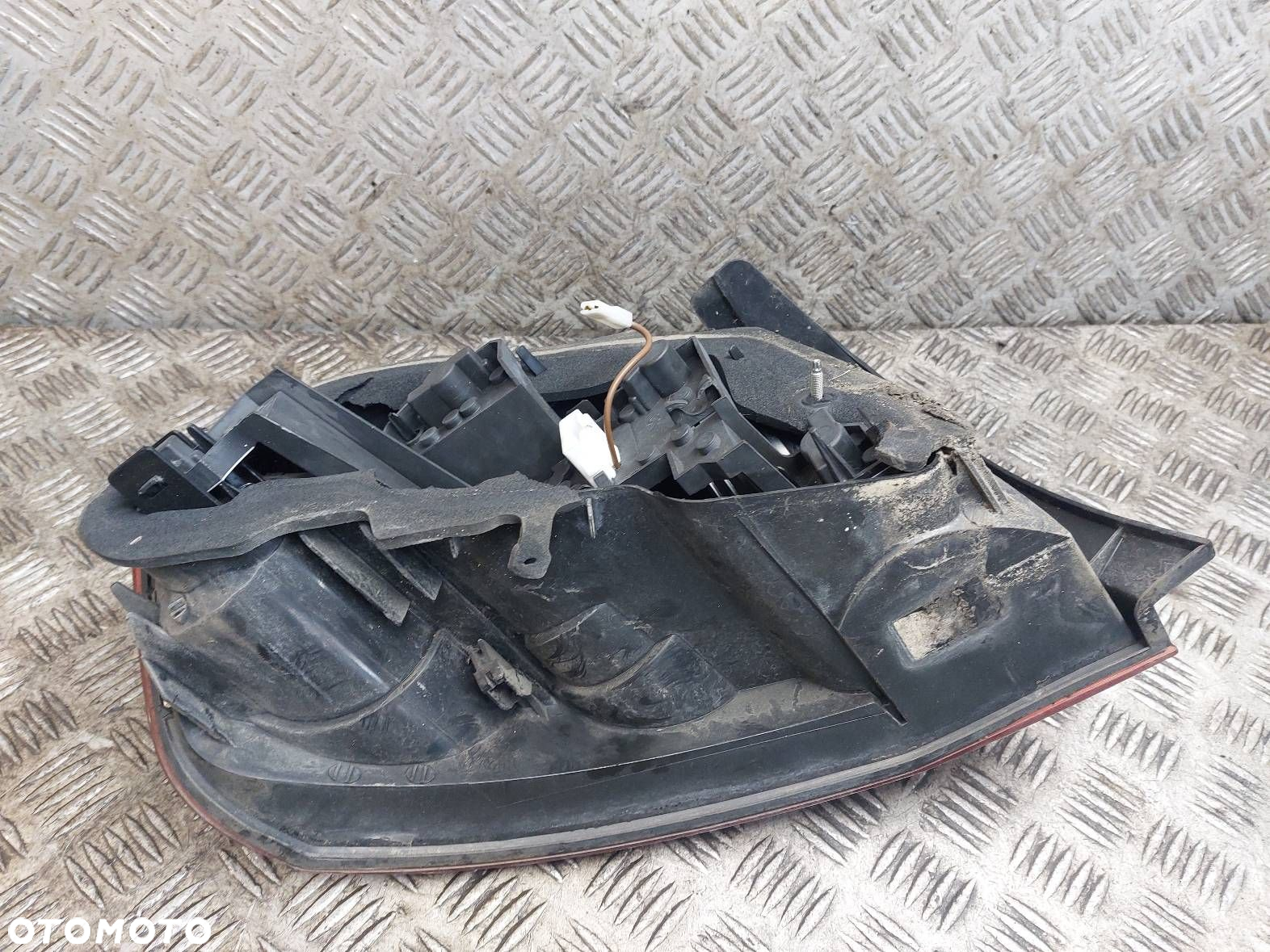 LAMPA PRAWY TYŁ + WKŁAD PEUGEOT 407 I SEDAN 9656606280 - 4