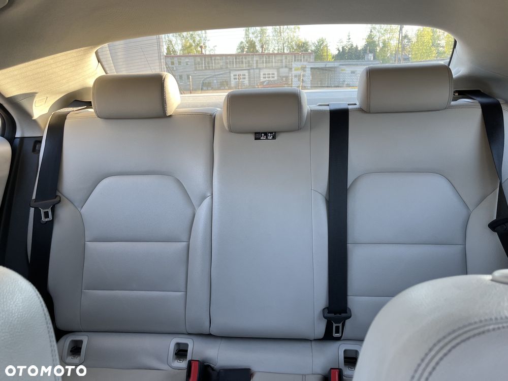 Mercedes-Benz CLA 180 - 10